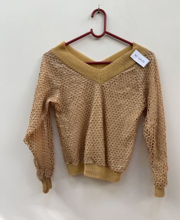 Beiger Häkelpullover