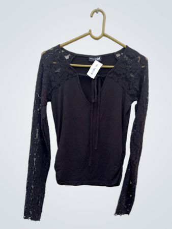Meirose Black Lace Top