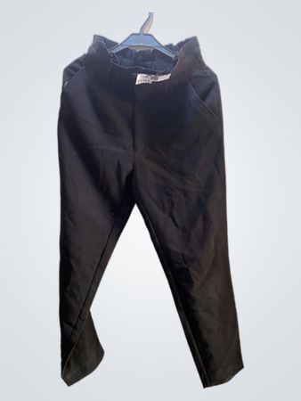 Schwarze Hosen