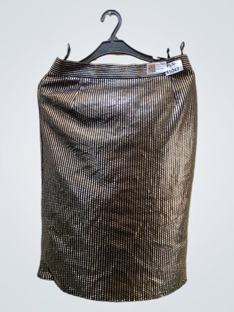 Schwarzer und goldener metallischer Rock