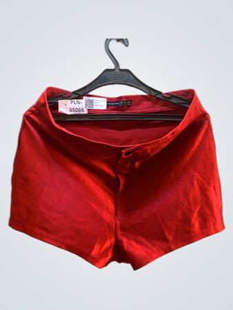 Atmospheres Rote Satin-Shorts