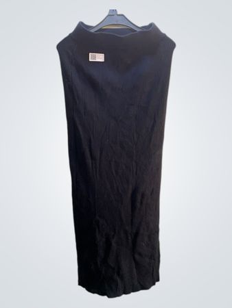 Schwarzes ärmelloses Kleid