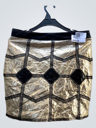 Gold und schwarzer Karoschottenrock