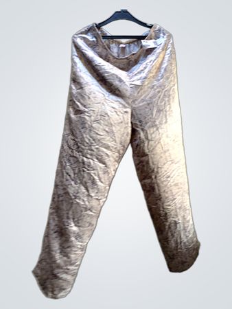 Graue gemusterte Hose
