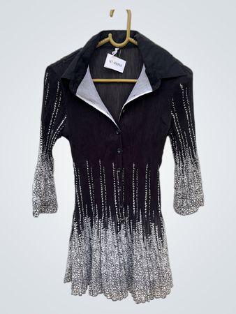 Schwarz-weißes Gradient-Shirtkleid