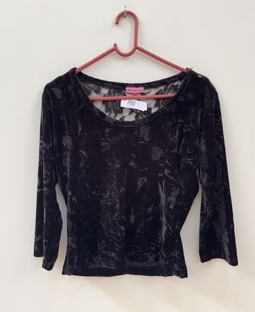 Grundausstattung Schwarze Samtbluse