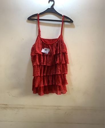 Rotes Rüschkleid