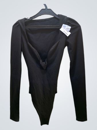 Schwarzer Langarm-Body