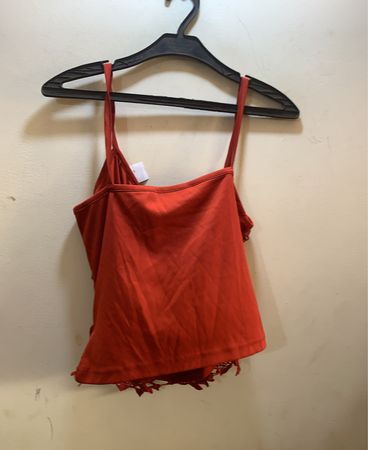 Rote Spitzenbluse