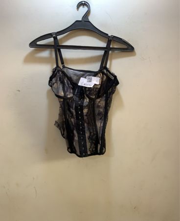 Durchsichtiger schwarzer Bodysuit