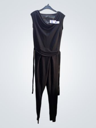 Schwarzer Jumpsuit