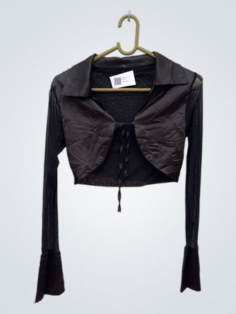 Schwarze verkürzte Bluse mit Schnürung vorne