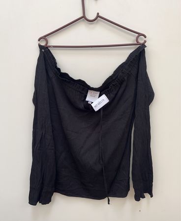 LA CITY Schwarzes Off-The-Shoulder-Top