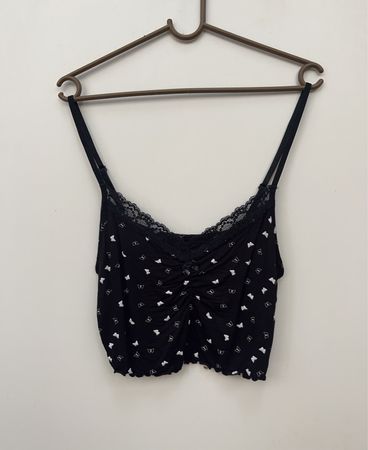 Schwarzes Schmetterlingsdruck Cami Top