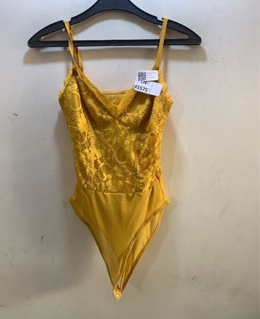 Gelbes Spitzen-Bodysuit