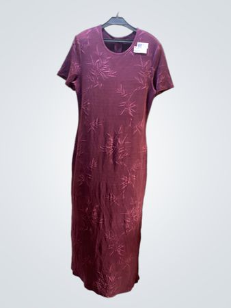 Lila Blumen Kleid