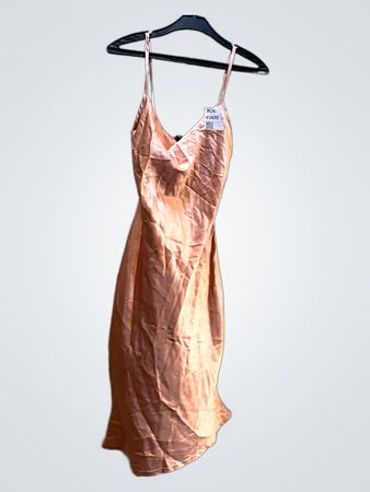 Rosa Satin Kleid