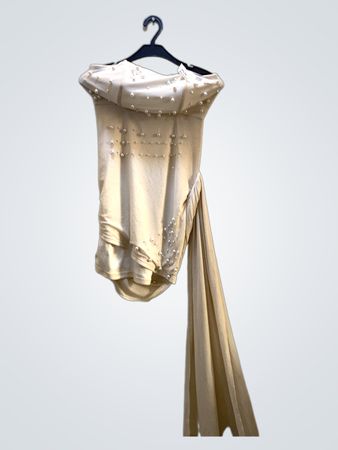 Perlenbesetztes beiges Kleid