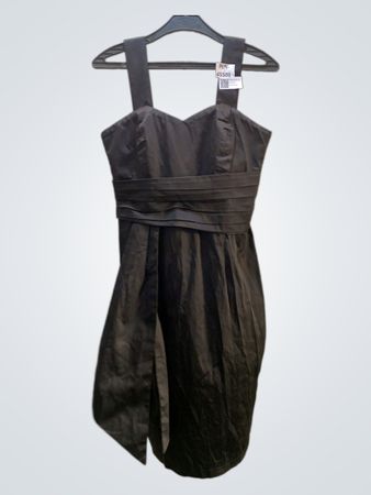 Schwarzes Kleid