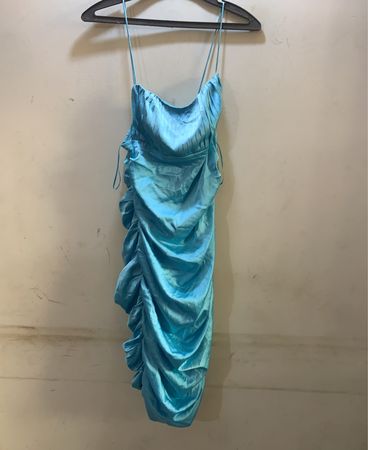 Blaues Rüschendress