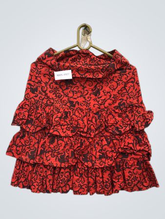 Roter und schwarzer floral gemusterter Rüschentop