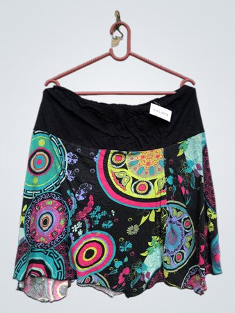 Feminine bunte Blumenrock