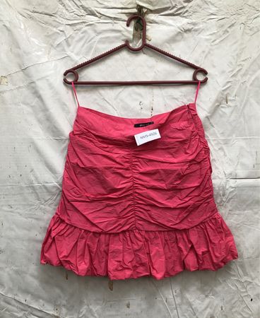 Gina Tricot Pink Ruffled Top