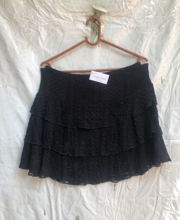 Lola & Liza Schwarzer gestufter Spitzenskirt