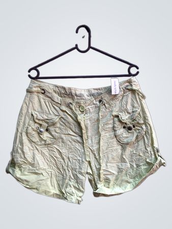 Echte Frau Hellgrüne Cargo-Shorts