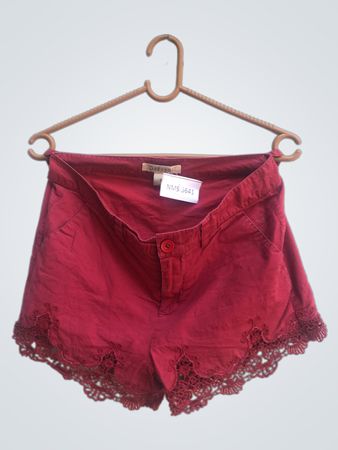 DeFryo Rote Bestickte Shorts