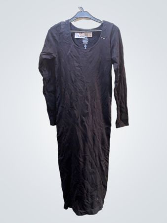 Schwarzes Langarmkleid