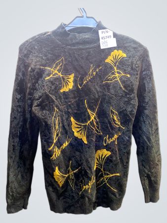 Unbrandeter schwarzer Samt-Mockneck-Pullover mit gelbem Ginkgo-Blatt-Druck