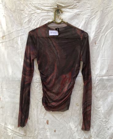 Langärmliges gerafftes Mesh-Top