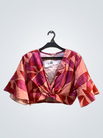 FaithVintage Pink Leaf Print Cropped Twist Front Top