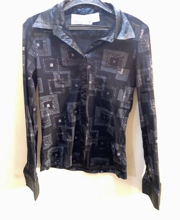 Schwarzes geometrisches Print Langarmhemd