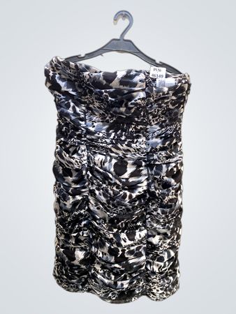Faith Vintage Rüschenträgerloses Kleid