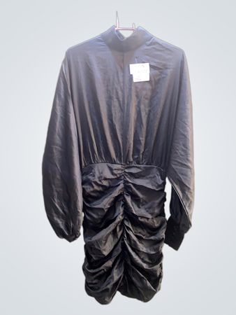 Schwarzes gerafftes Kleid