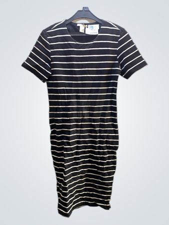 Schwarz-weiß gestreiftes Kleid