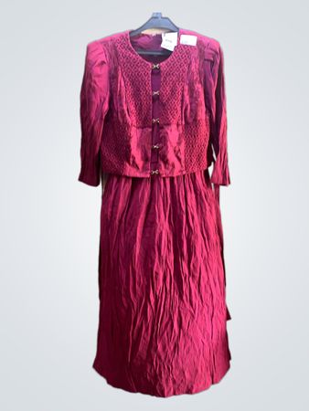 Damenburgunderkleid
