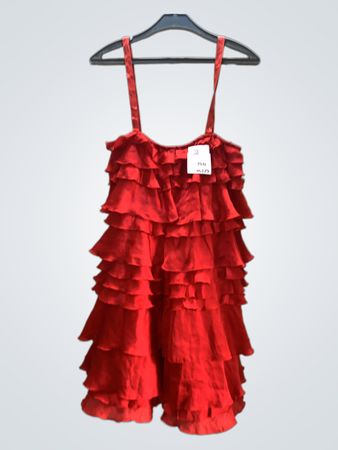 Rotes Rüschendress
