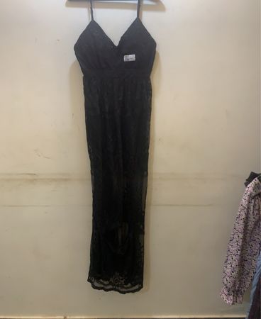 Schwarzes Spitzen-Maxikleid
