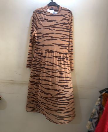 Wild Fable Tiger Print Mesh Langarmkleid