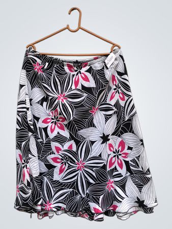 Rock mit floralem Print