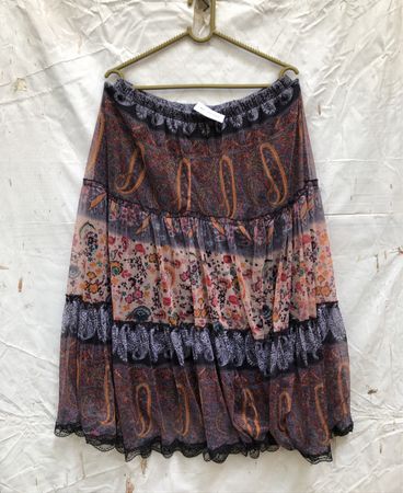 Gestufter Paisley- und Blumenmuster-Midirock