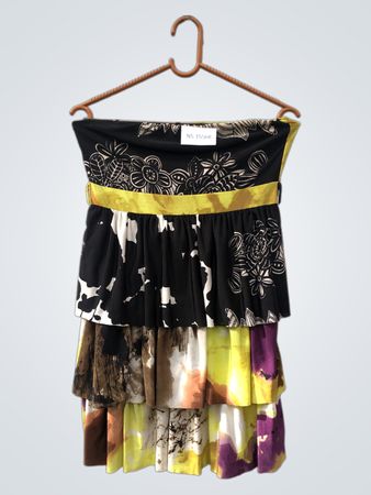 Innovatives tägliches Modestück trägerloses gestuftes Rüschenkleid