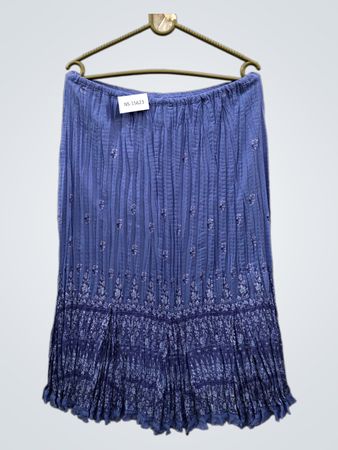 Blauer floraler Faltenrock