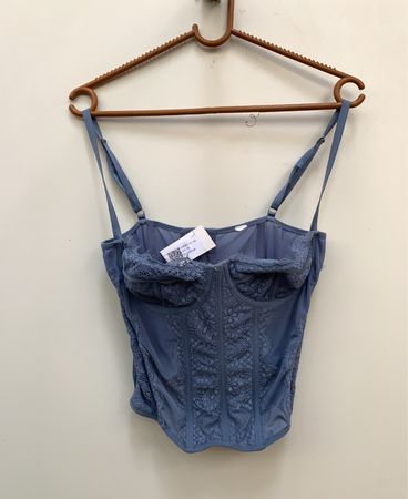 Blaues Korsett-Top mit Spitzen detail