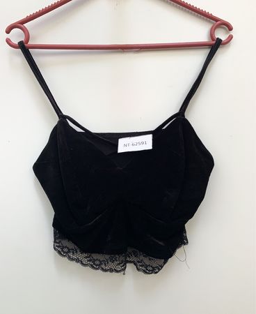 Schwarzes Samt-Camisole mit Spitzenbesatz