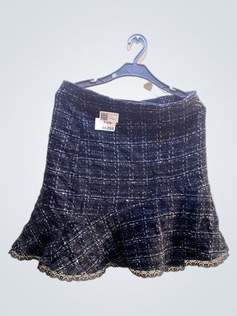 Schwarzer Tweed-Rock mit Spitzenbesatz