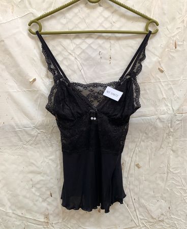 Schwarzes Spitzen-Camisole mit dem Tag NT-59872